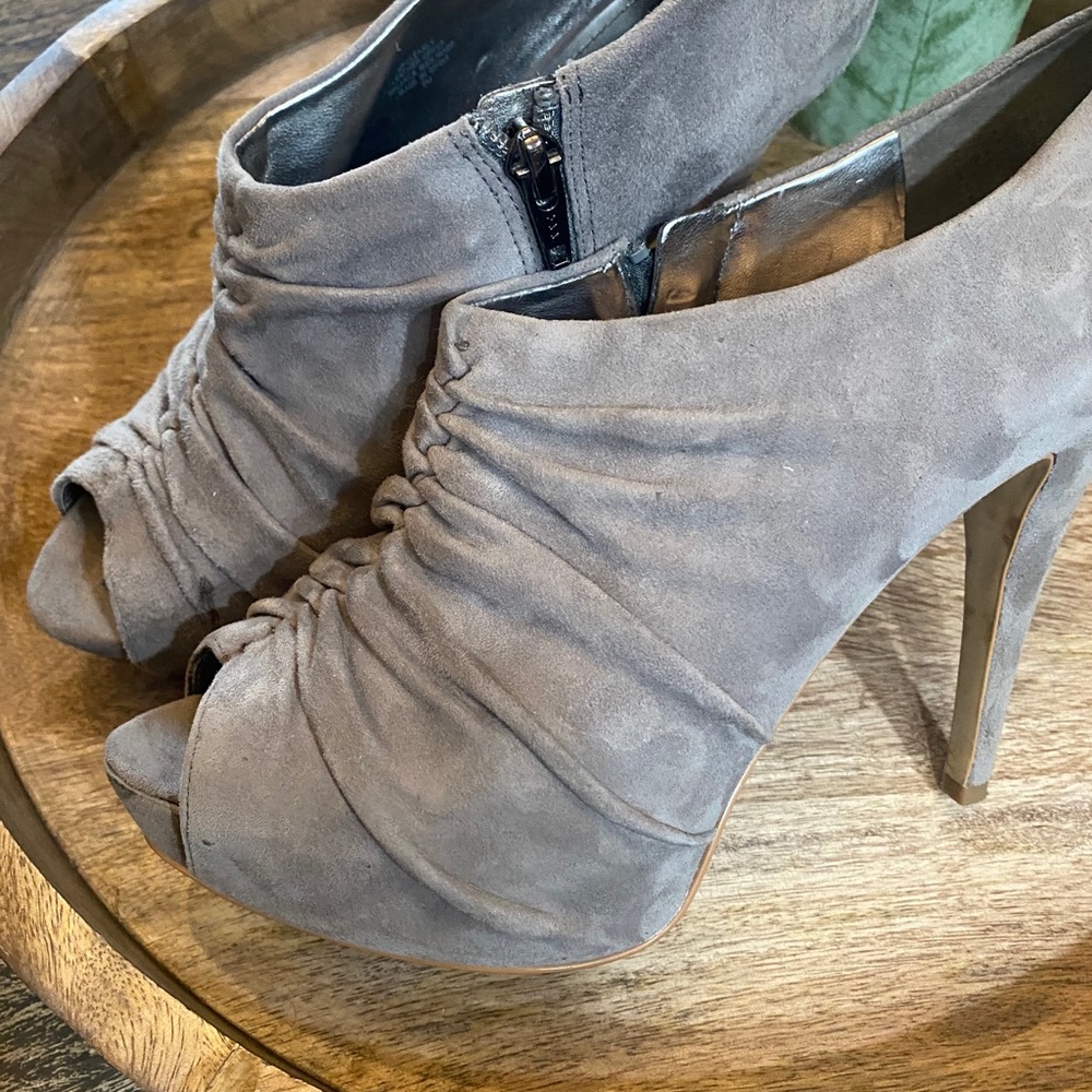Suede Peep 👀 Toe Raunch Grey Bootie - Picture 6 of 11